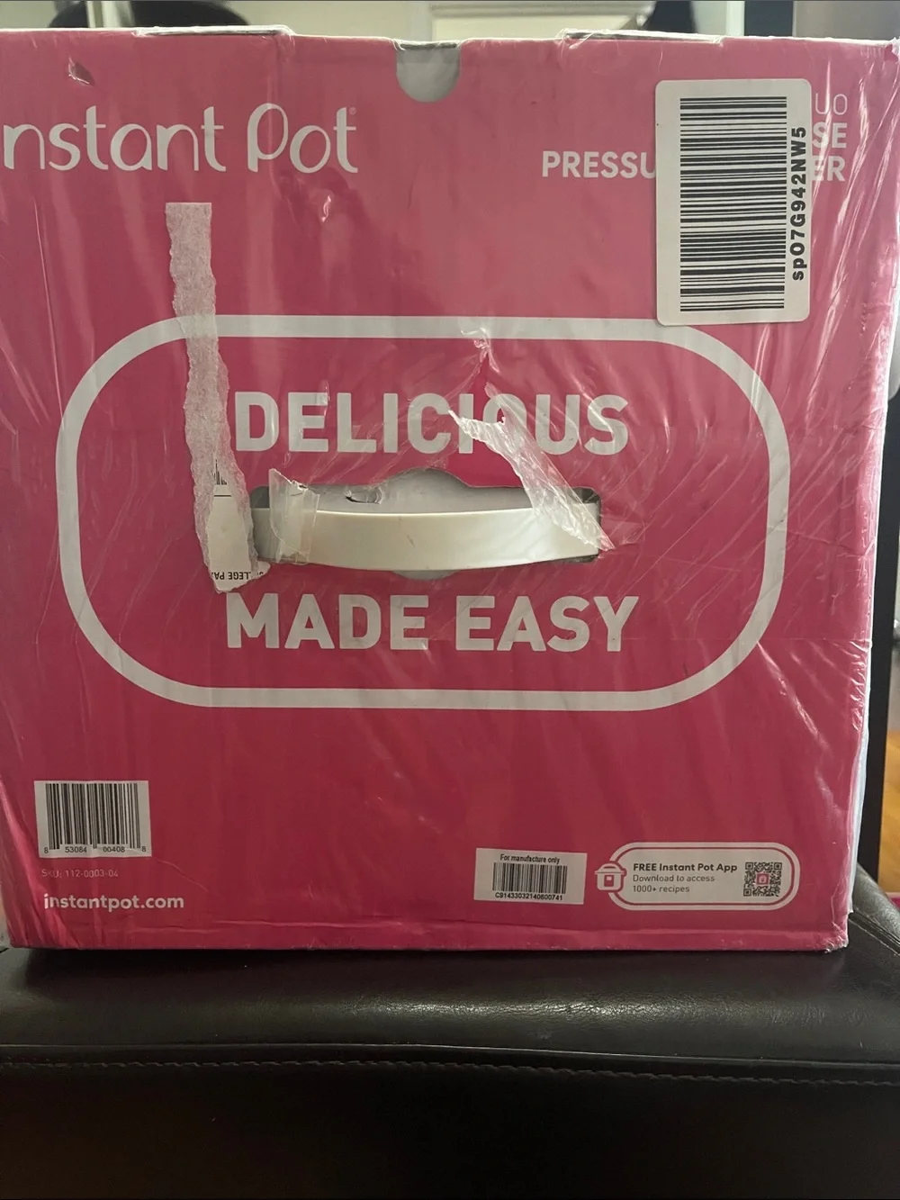 Insta Pot Duo Multi Use Pressure Cooker.  6 Qt.  New In Box